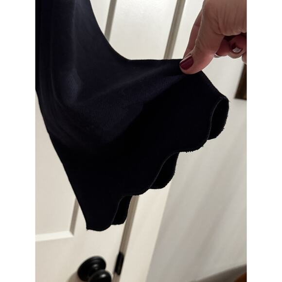 Splendid Long Sleeve Scalloped Sleeve Crew Neck Top Women XL Navy Travel NWT - Picture 3 of 11